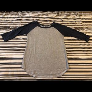 Buttercream Clothing Sz M lot of three tops